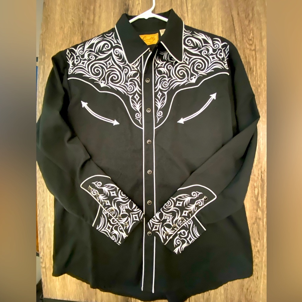 Scully men’s black embroidered dress shirt, size large